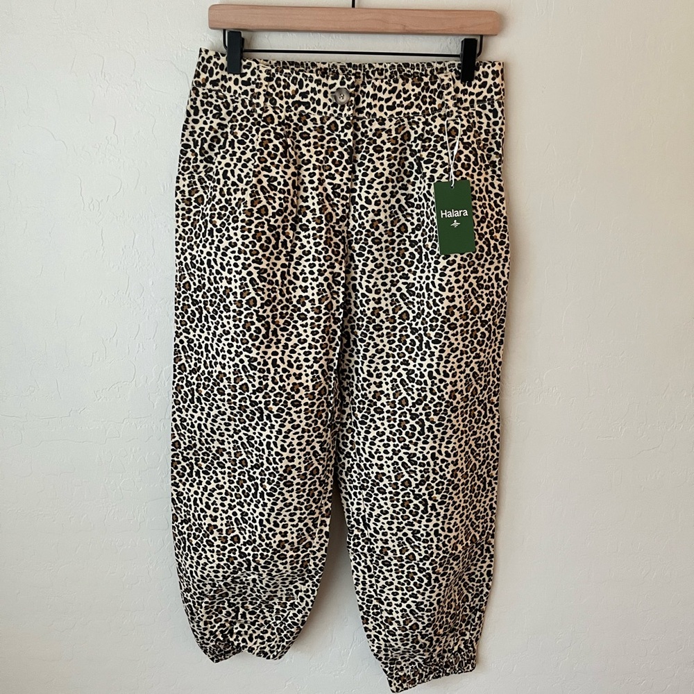 Halara Leopard Animal Print Joggers Pants Size Women’s Medium NEW NWT